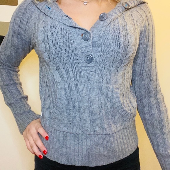 Cute winter/fall vibe sweater - Picture 2 of 2